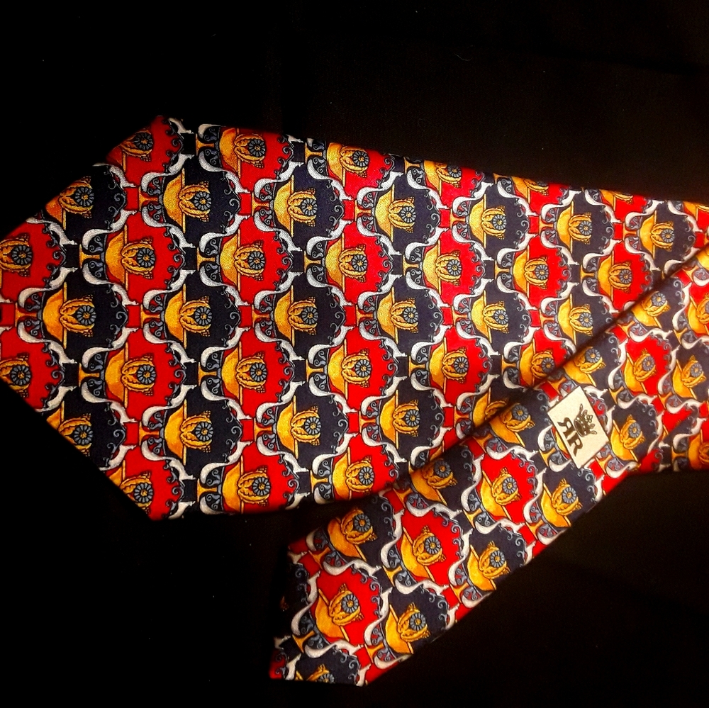 Richelle royal tie